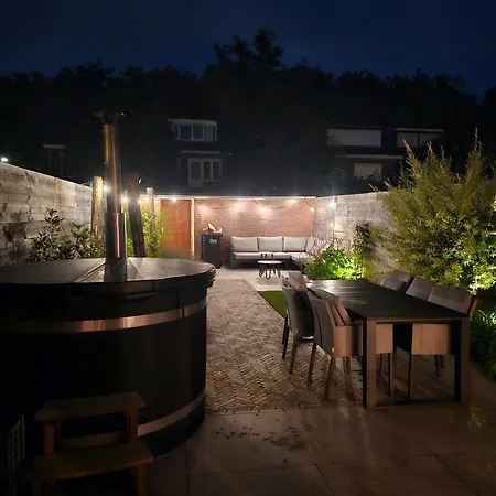 Moderne Gedeelde Woning Met Hottube, Dicht Bij Het Centrum