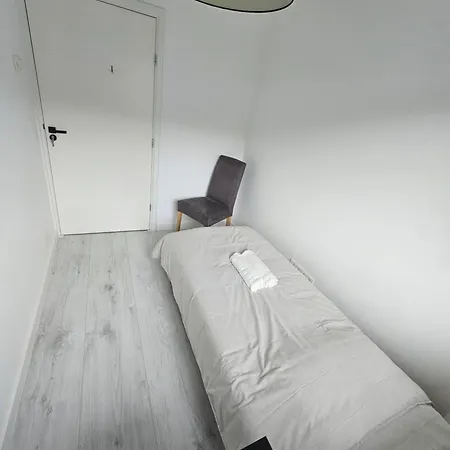 Moderne Gedeelde Woning Met Hottube, Dicht Bij Het Centrum